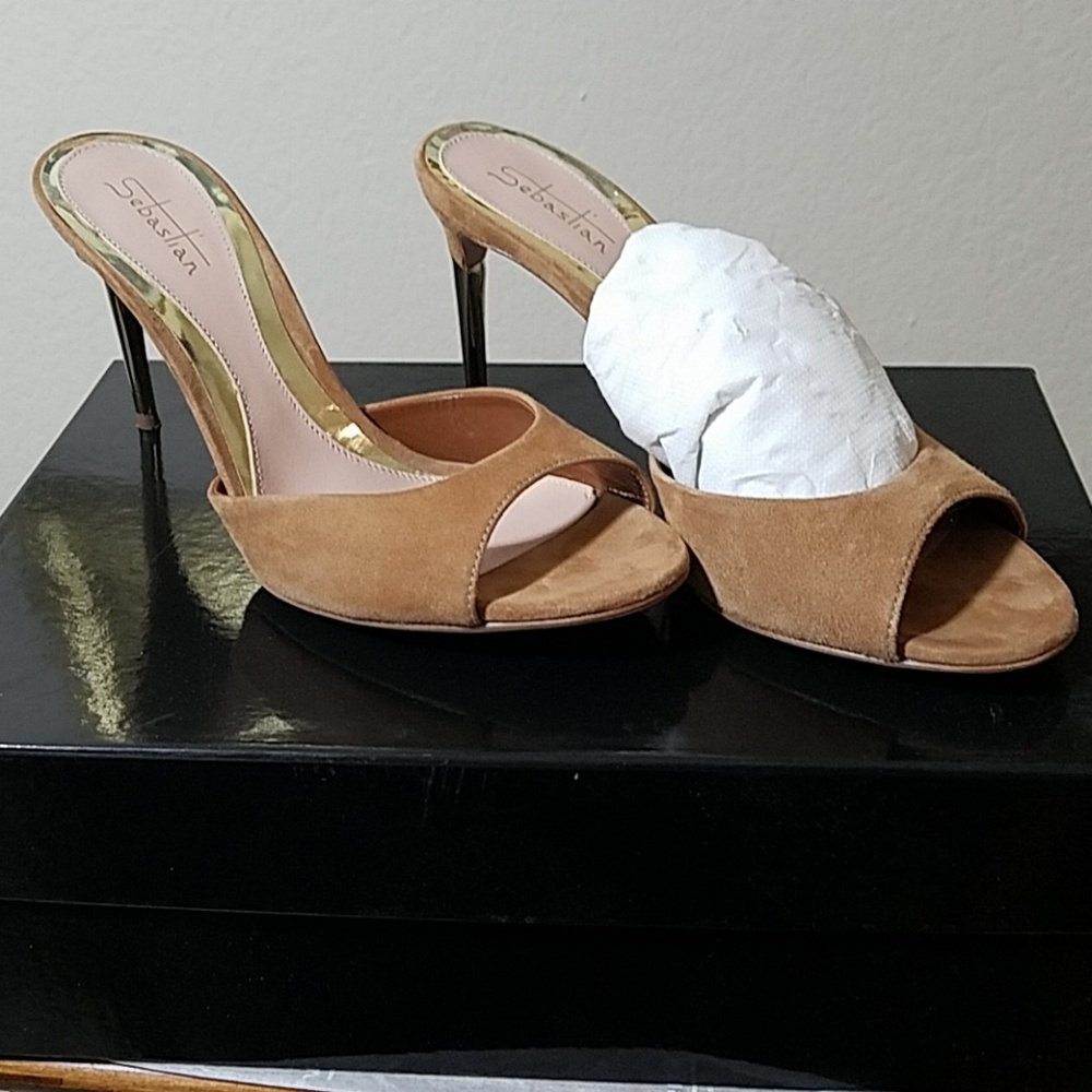 Sebastian  Milano slides
